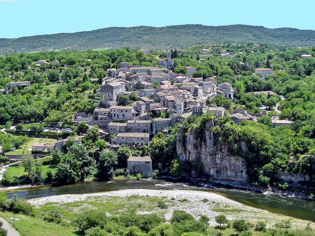 Ardèche (Upper, Aubenas Headwaters) — Balazuc - Ardèche - France - 20130614