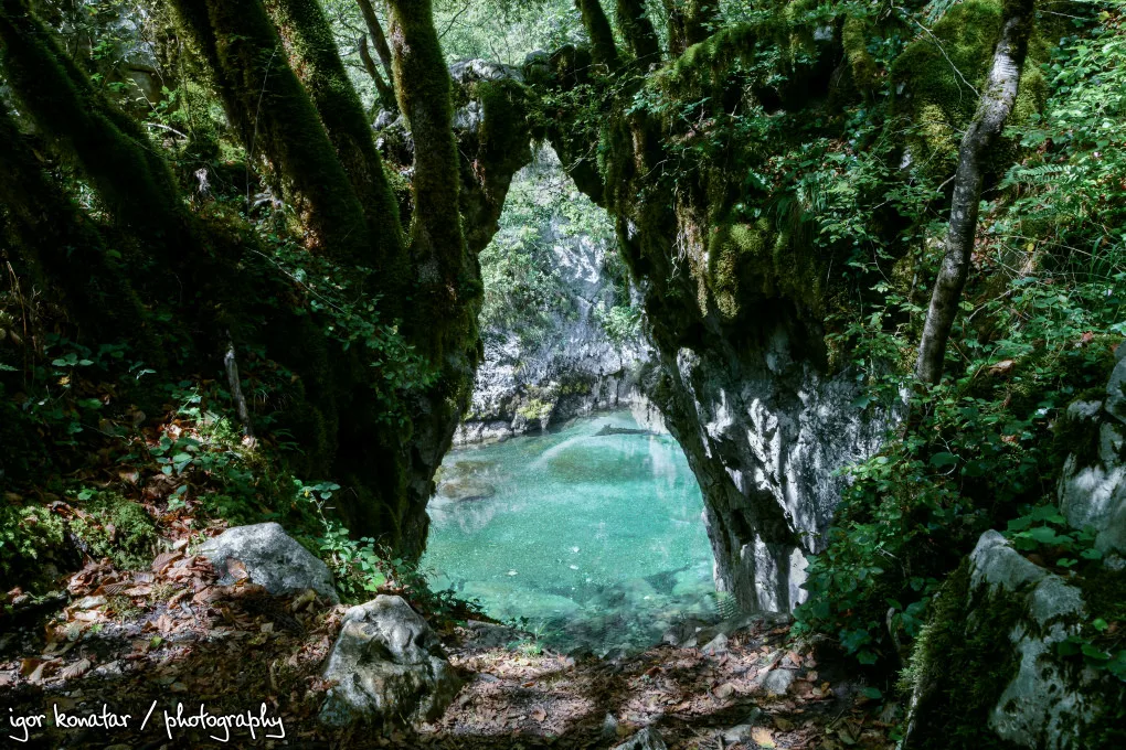 Mrtvica Canyon — File:Kapija želja u kanjonu reke Mrtvice, Crna Gora.jpg
