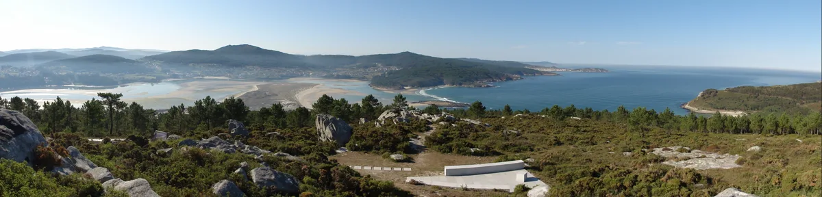 Río Anllóns — File:Estuario del Río Anllóns (Ponteceso, A Coruña, Galicia, España) 04.JPG