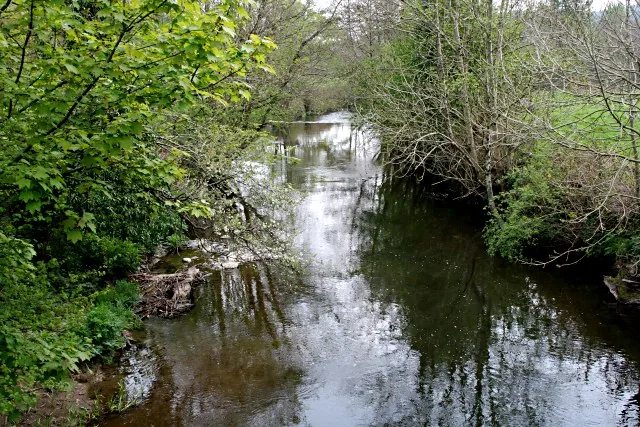 The River Inny, a large tributary of the River Tamar, flowing beneath Bealsmill Bridge in Cornwall.