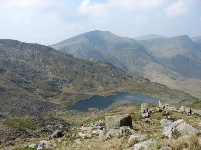 The classic view across Llyn Bochlwyd, a small mountain tarn beneath the Glyderau range in Snowdonia